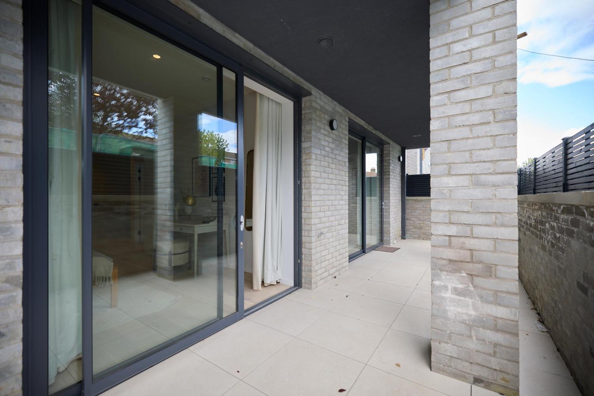 The Brondesbury Hideout - Breathtaking 1bdr Flat With Terrace & Parking Appartamento